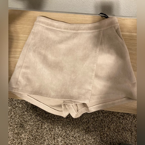Misguided tan skirt - Picture 6 of 14